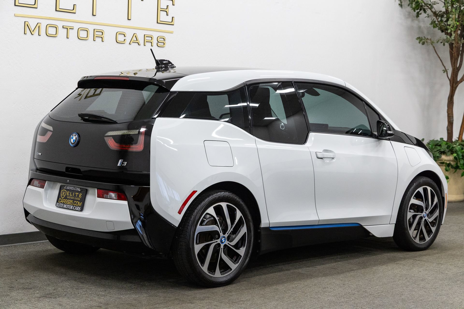 Used 2015 BMW i3 w/ Range Extender image 11