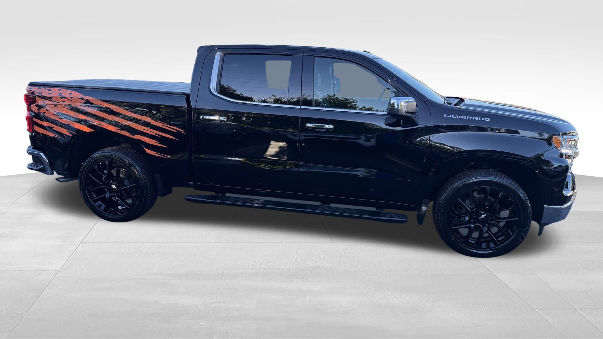 Used 2024 Chevrolet Silverado 1500 LTZ w/ LTZ Convenience Package II image 5
