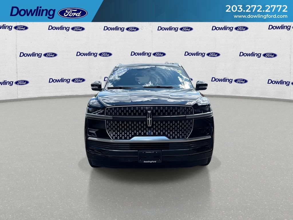 Used 2025 Lincoln Navigator L Reserve AWD/4WD image 3