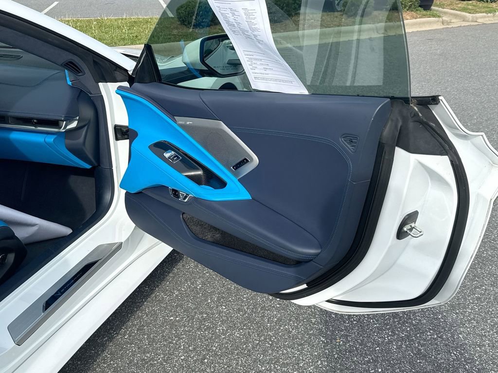 Used 2022 Chevrolet Corvette Stingray Premium Cpe w/ Z51 Performance Package image 19