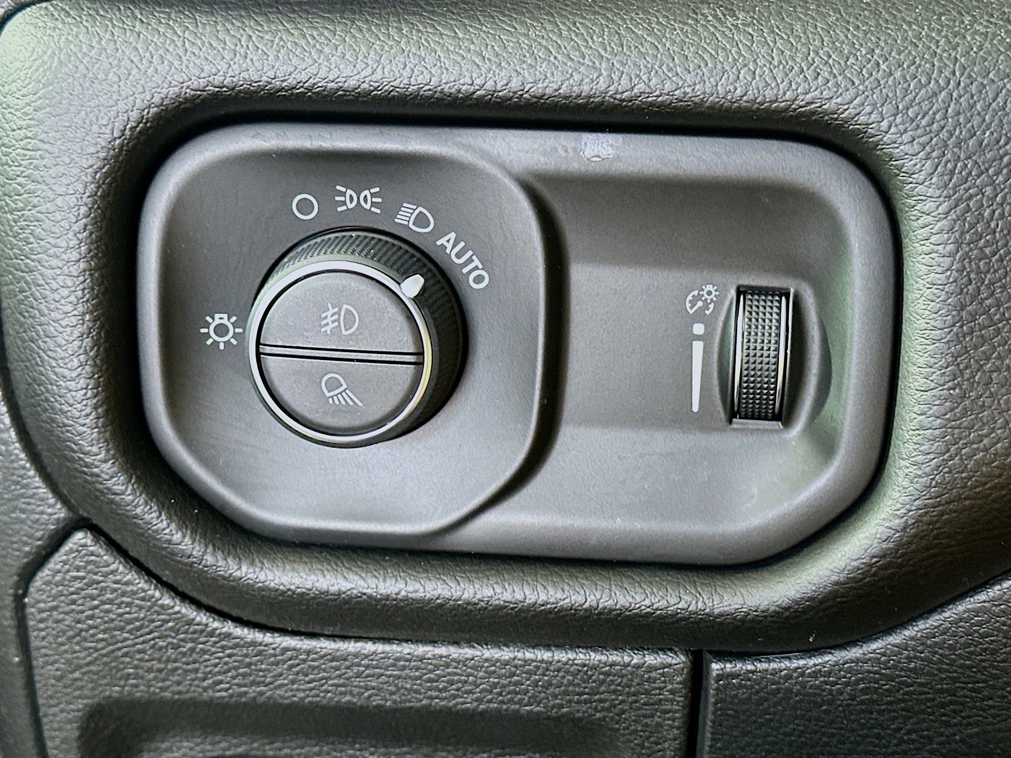 Used 2023 RAM 1500 Big Horn AWD/4WD image 16