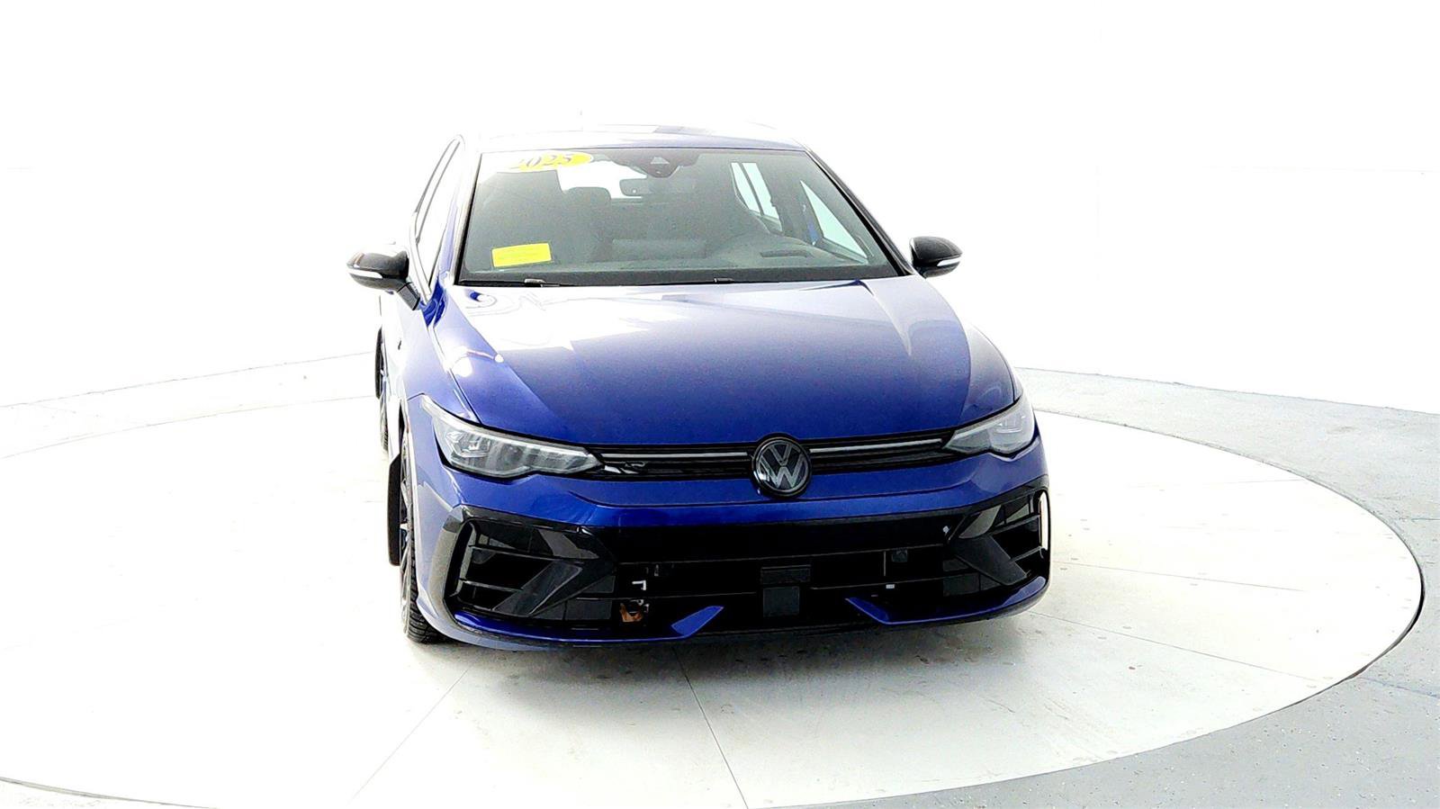 Used 2025 Volkswagen Golf R Black Edition image 8