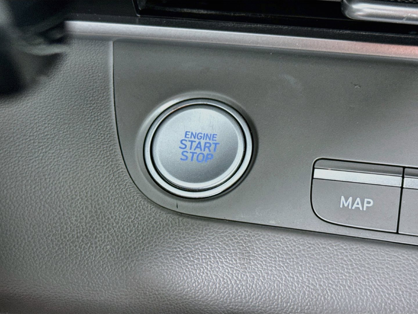 Used 2023 Hyundai Elantra SEL w/ Convenience Package FWD image 18