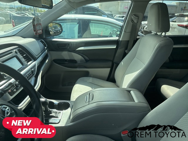 Used 2018 Toyota Highlander LE image 10