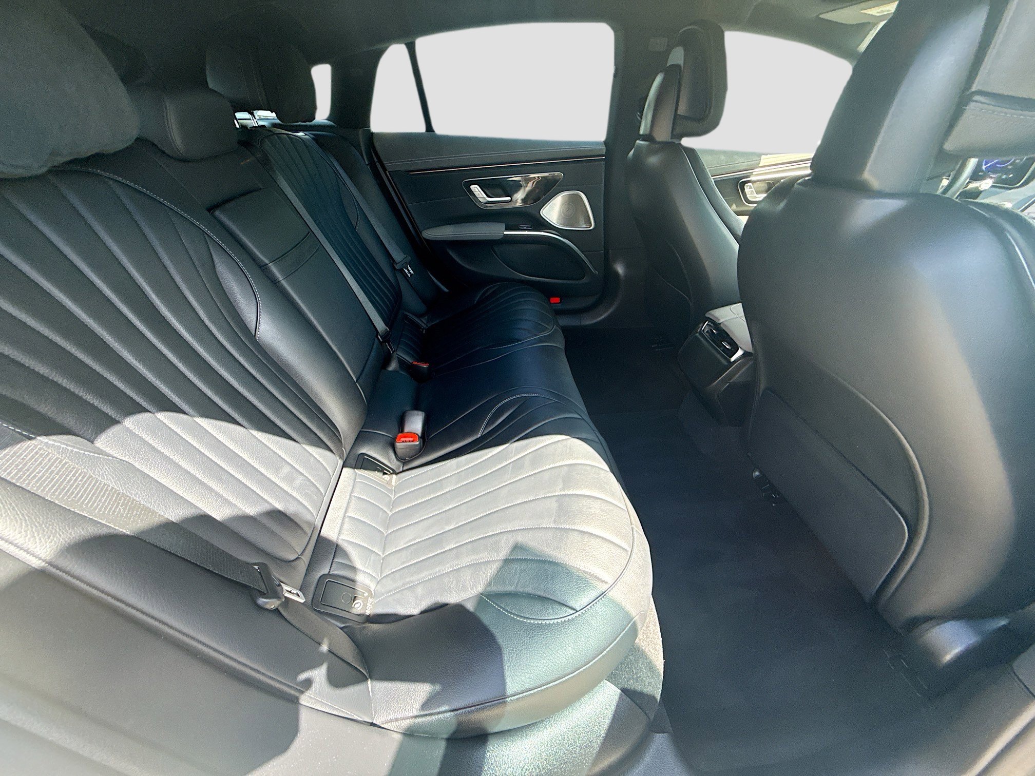 Used 2022 Mercedes-Benz EQS 450+ Sedan image 29