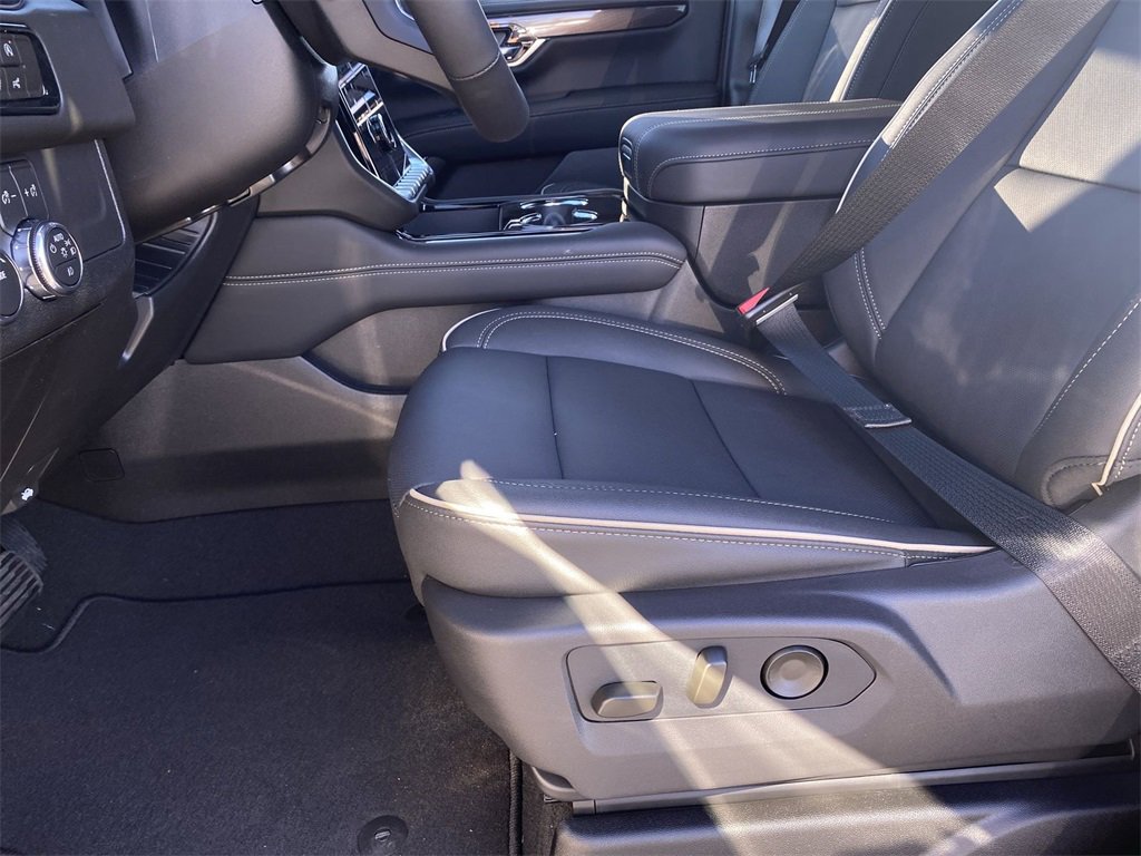 New 2026 GMC Yukon Elevation image 32