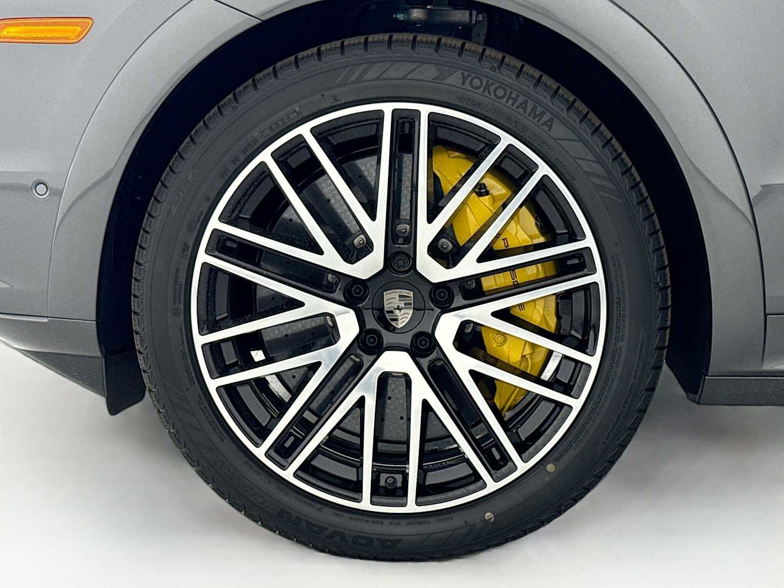 New 2025 Porsche Cayenne Turbo image 33