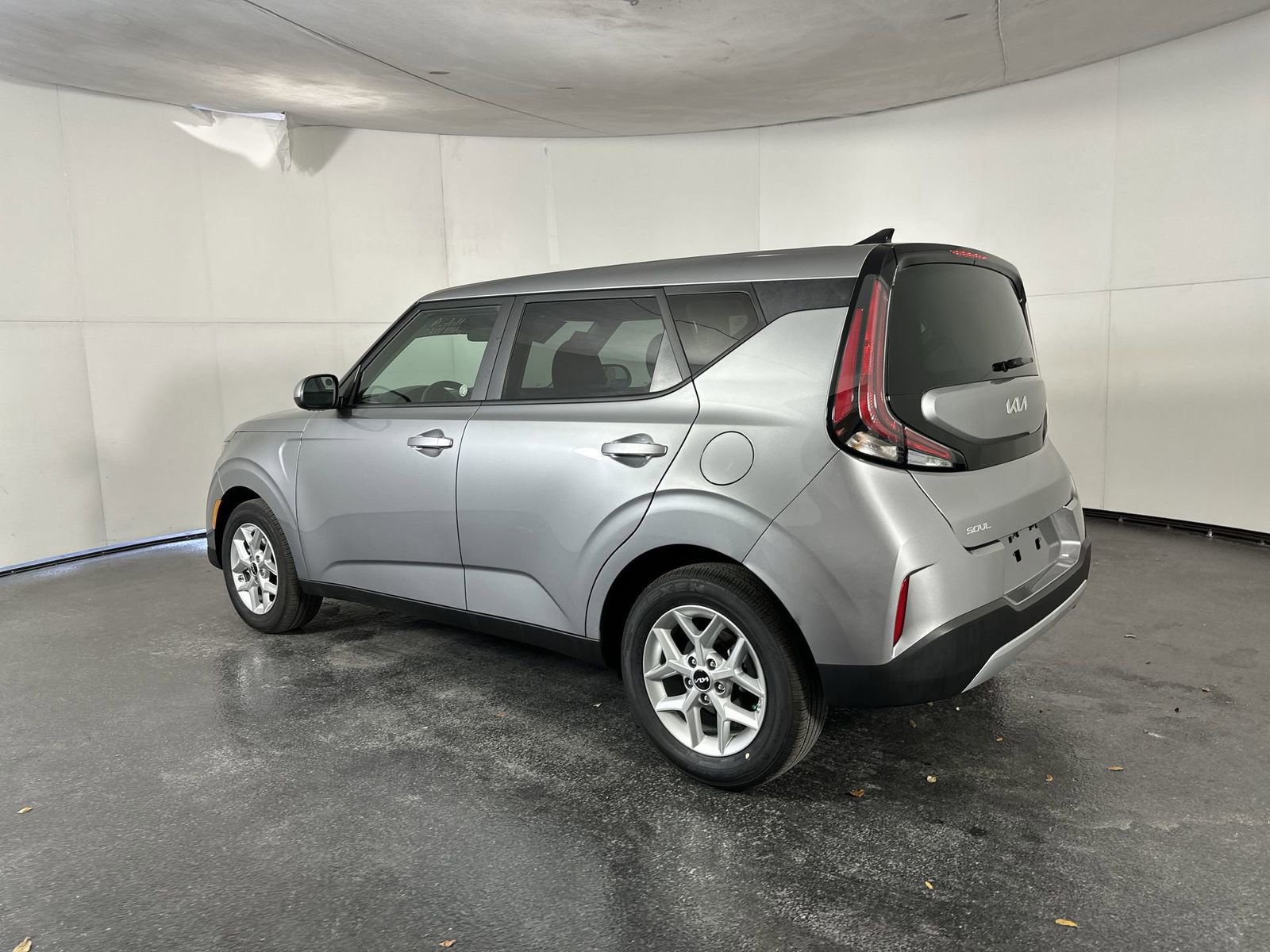Used 2025 Kia Soul S FWD image 6