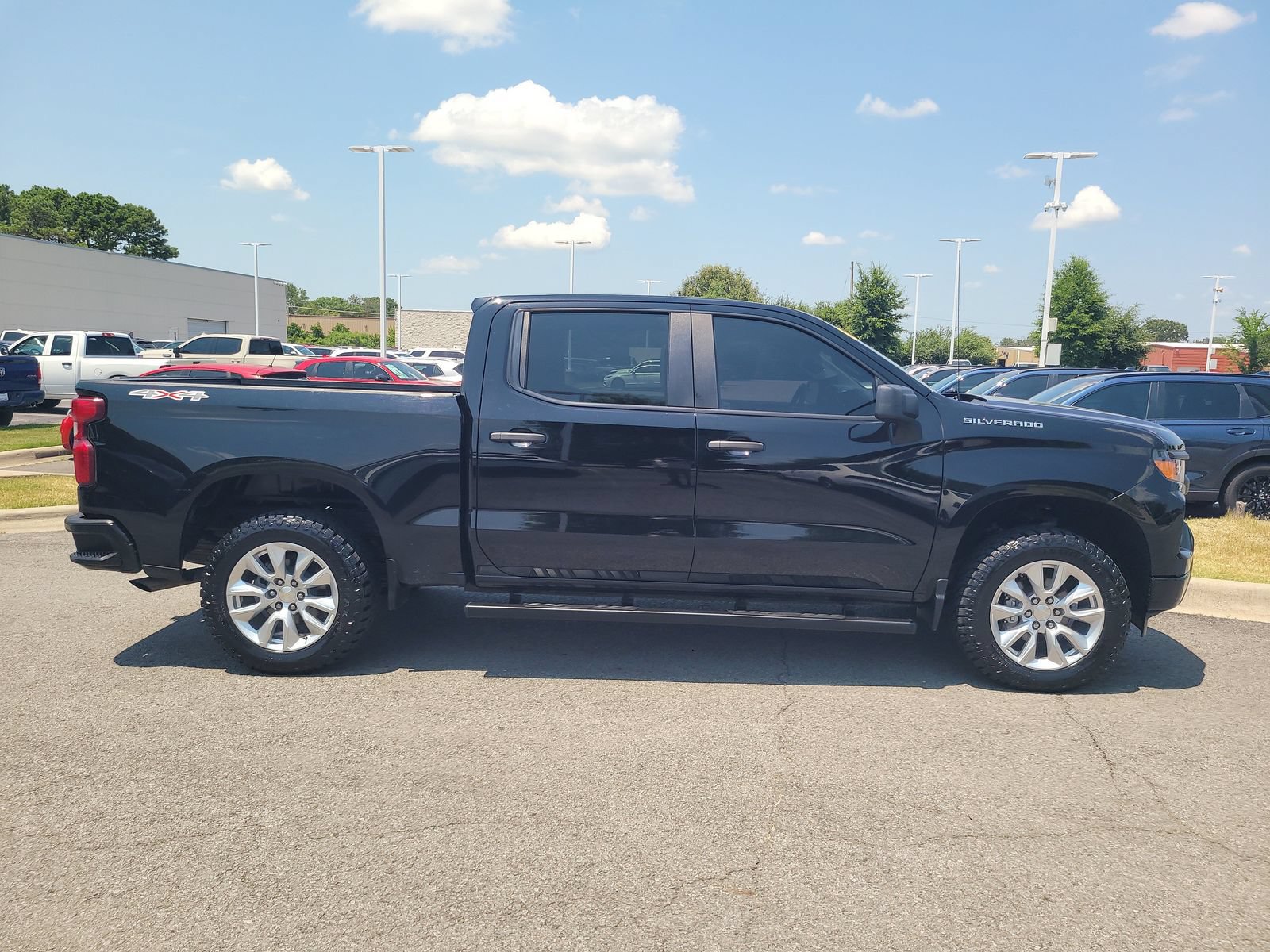 Used 2023 Chevrolet Silverado 1500 Custom AWD/4WD image 2