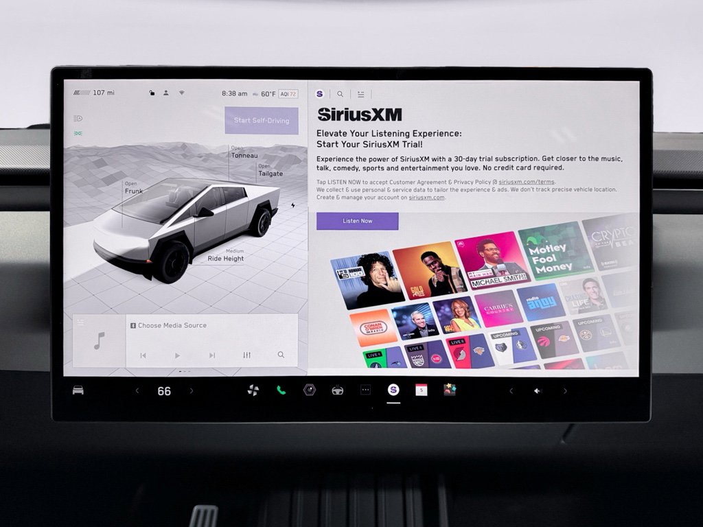 Used 2025 Tesla Cybertruck AWD Crew Cab image 11