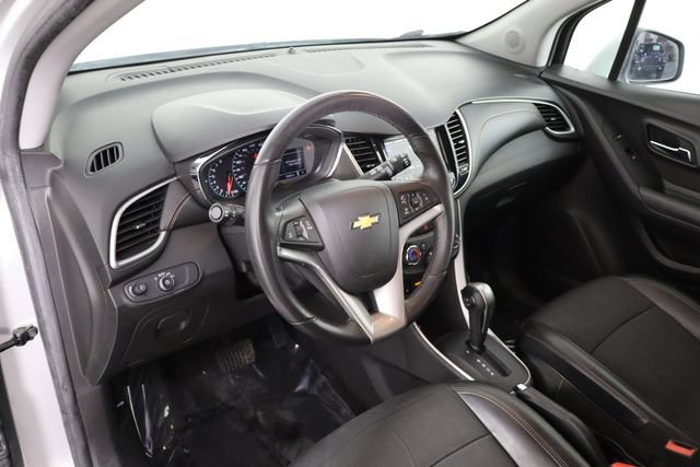 Used 2019 Chevrolet Trax LT w/ LT Convenience Package FWD image 25