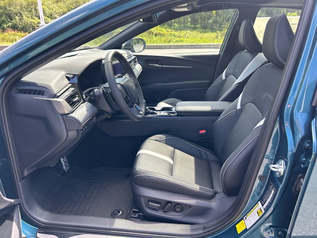 New 2026 Toyota Camry SE w/ Convenience Package FWD image 9