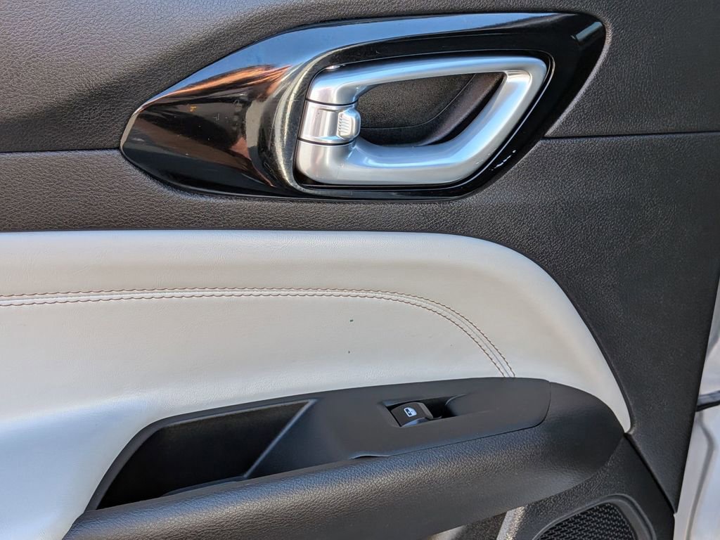 Used 2025 Jeep Compass Limited image 26