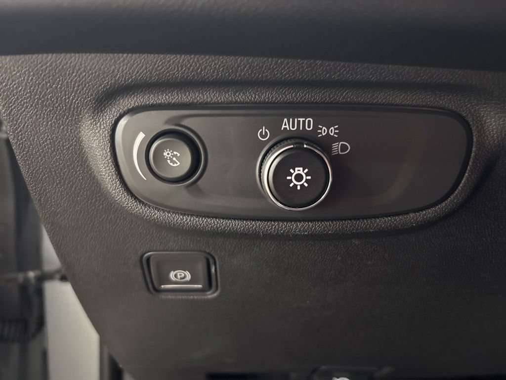 Used 2024 GMC Terrain SLE AWD/4WD image 27
