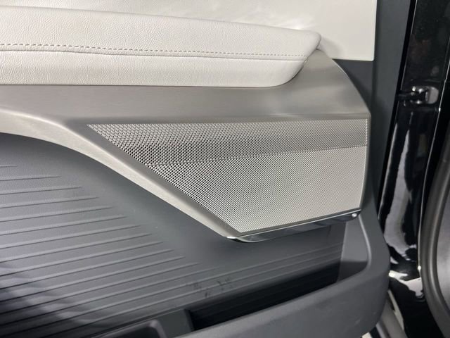 Used 2026 Cadillac Vistiq Sport image 25