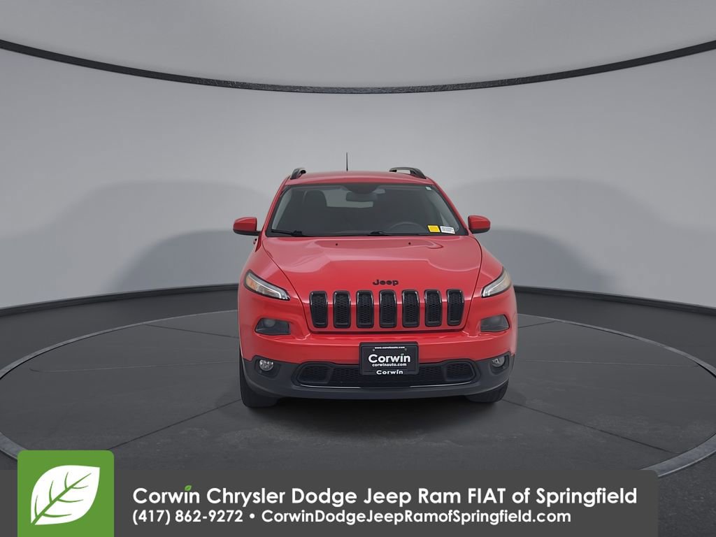 Certified 2018 Jeep Cherokee Latitude w/ Altitude Package FWD image 5