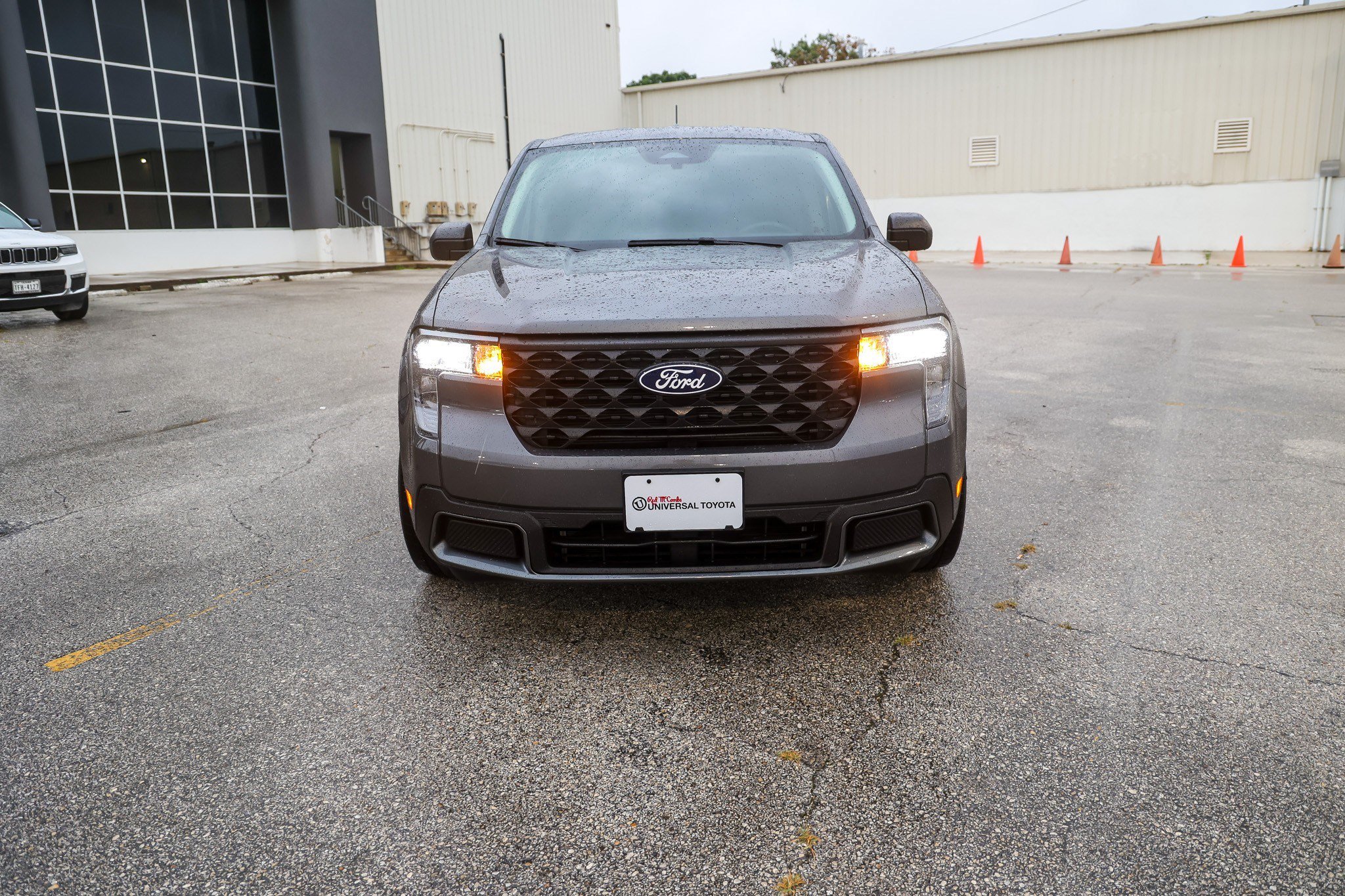 Used 2025 Ford Maverick XLT FWD image 3