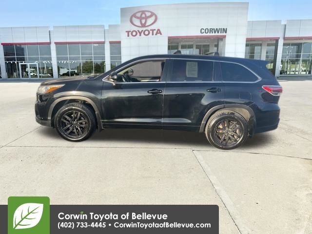 Used 2016 Toyota Highlander LE video 2