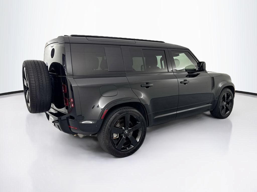 Used 2025 Land Rover Defender 110 X-Dynamic SE AWD/4WD image 5