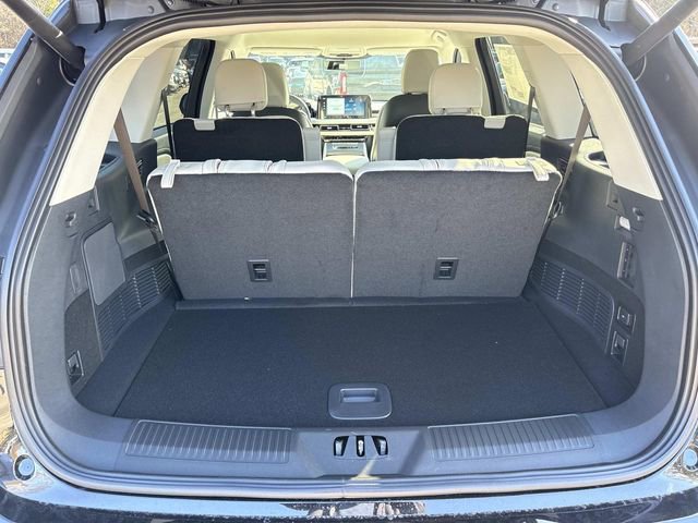 New 2026 Lincoln Aviator 2WD w/ Jet Appearance Package image 13