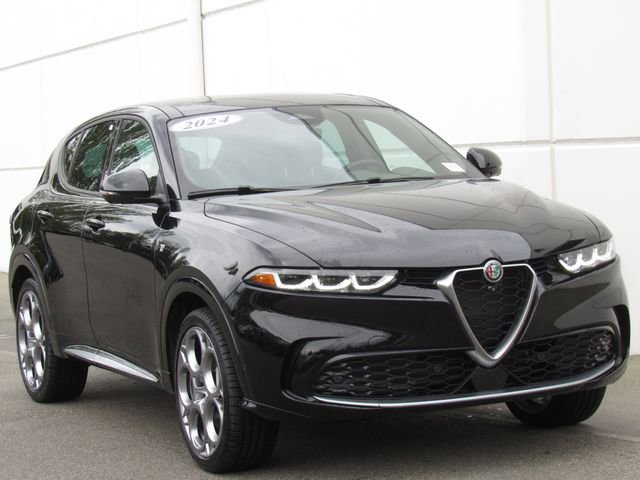 Used 2024 Alfa Romeo Tonale Ti w/ Active Assist Package AWD/4WD image 2