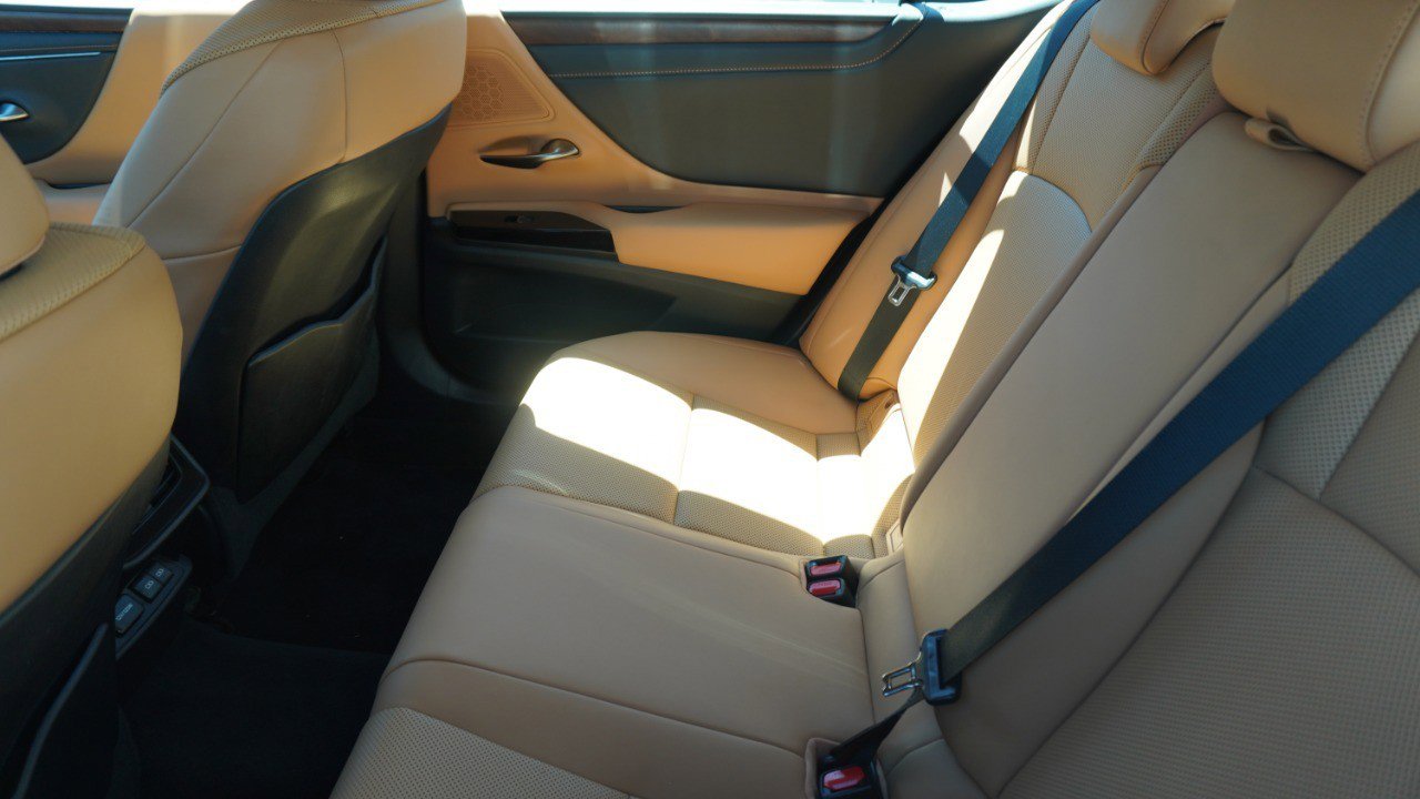 Used 2022 Lexus ES 350 w/ Premium Package image 9