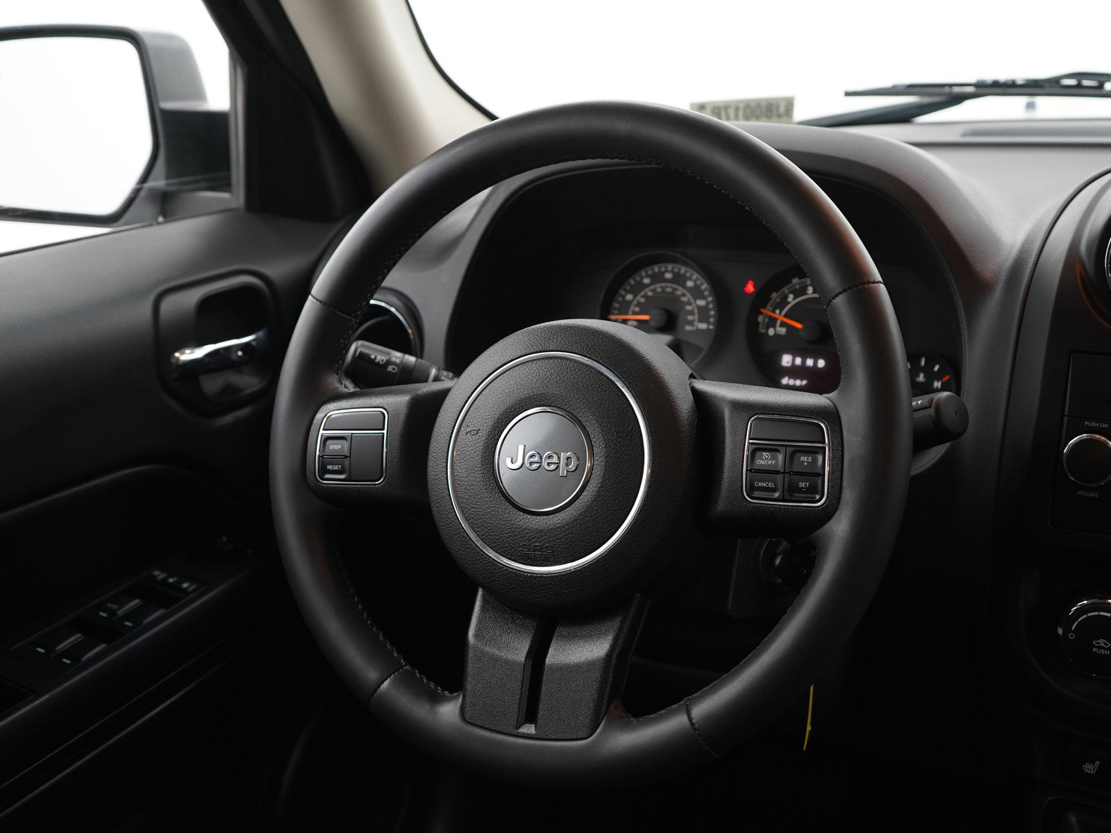 Used 2014 Jeep Patriot Latitude image 14