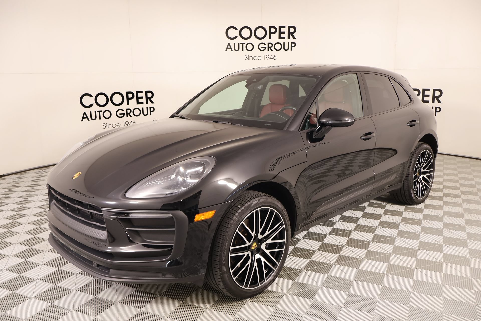 Used 2022 Porsche Macan AWD/4WD image 11