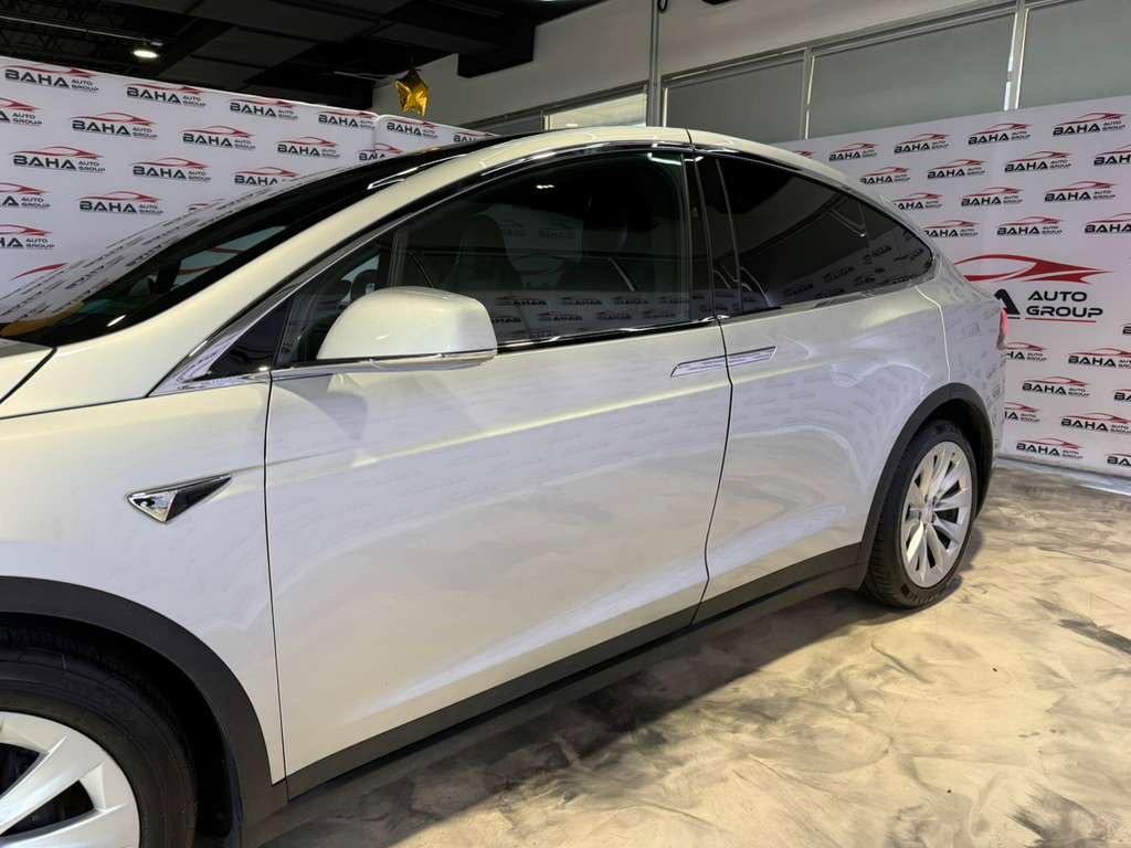 Used 2017 Tesla Model X 100D image 6