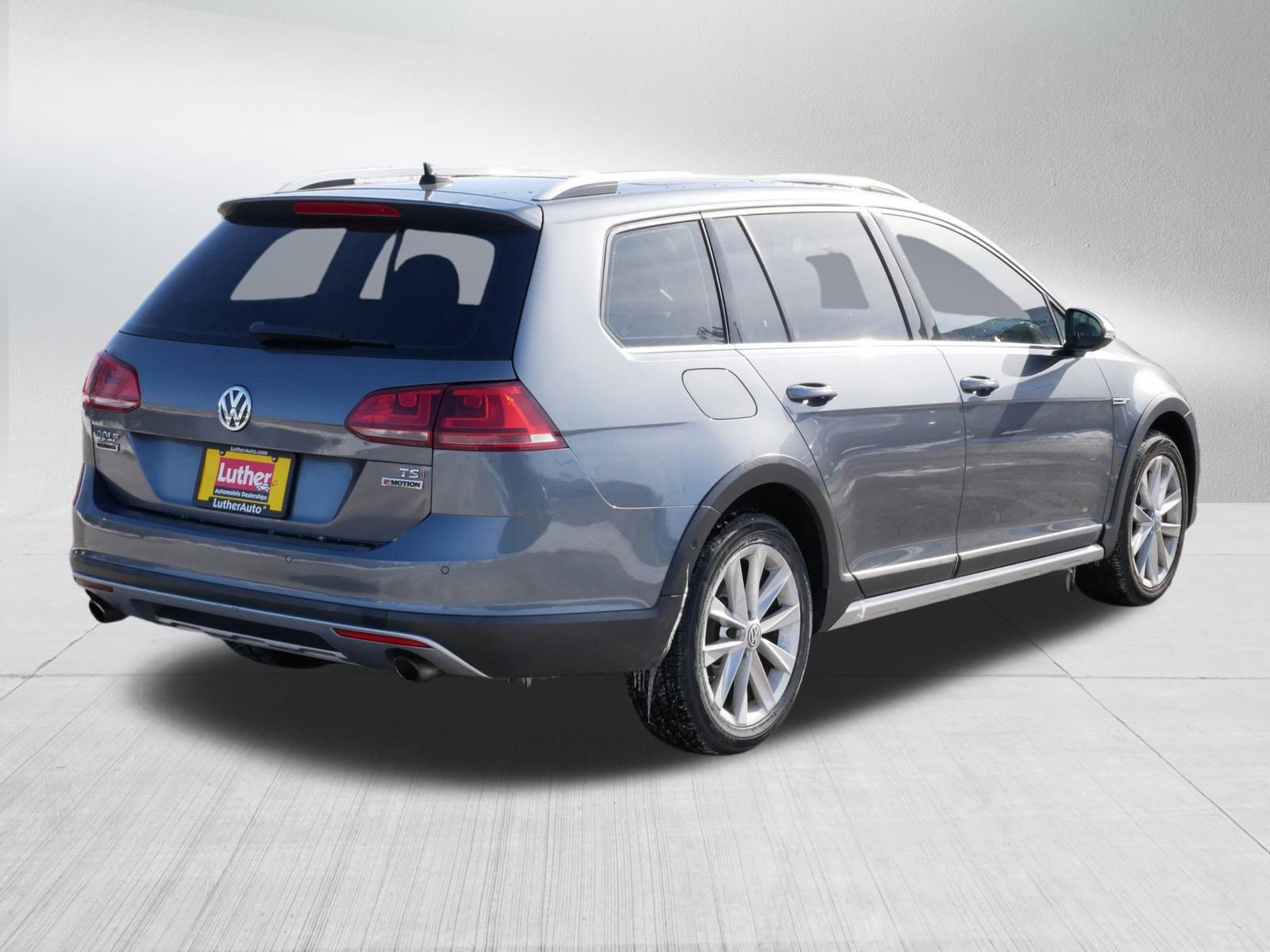 Used 2017 Volkswagen Golf Alltrack SE image 7