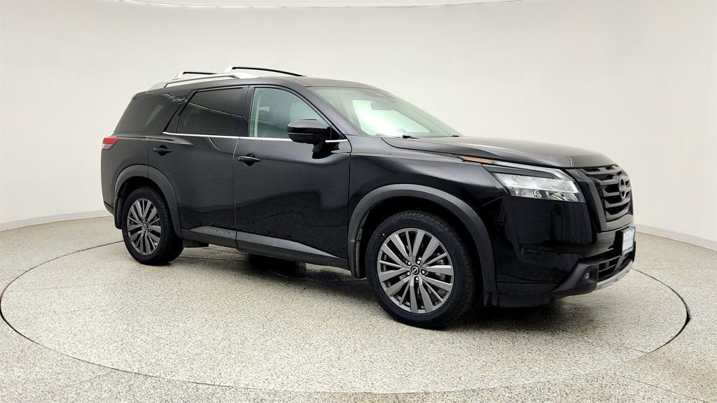 Used 2023 Nissan Pathfinder SL w/ SL Premium Package AWD/4WD image 3