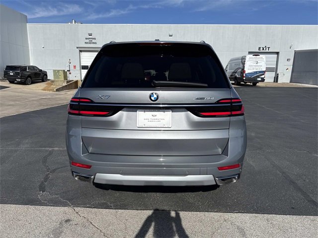 Used 2023 BMW X7 xDrive40i image 3