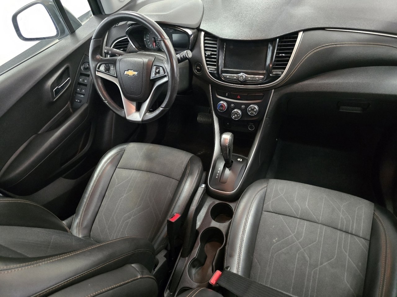 Used 2019 Chevrolet Trax LT w/ Driver Confidence Package image 18