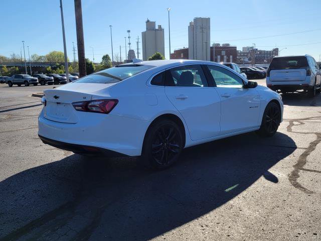 Used 2024 Chevrolet Malibu LT w/ Sport Edition FWD image 2