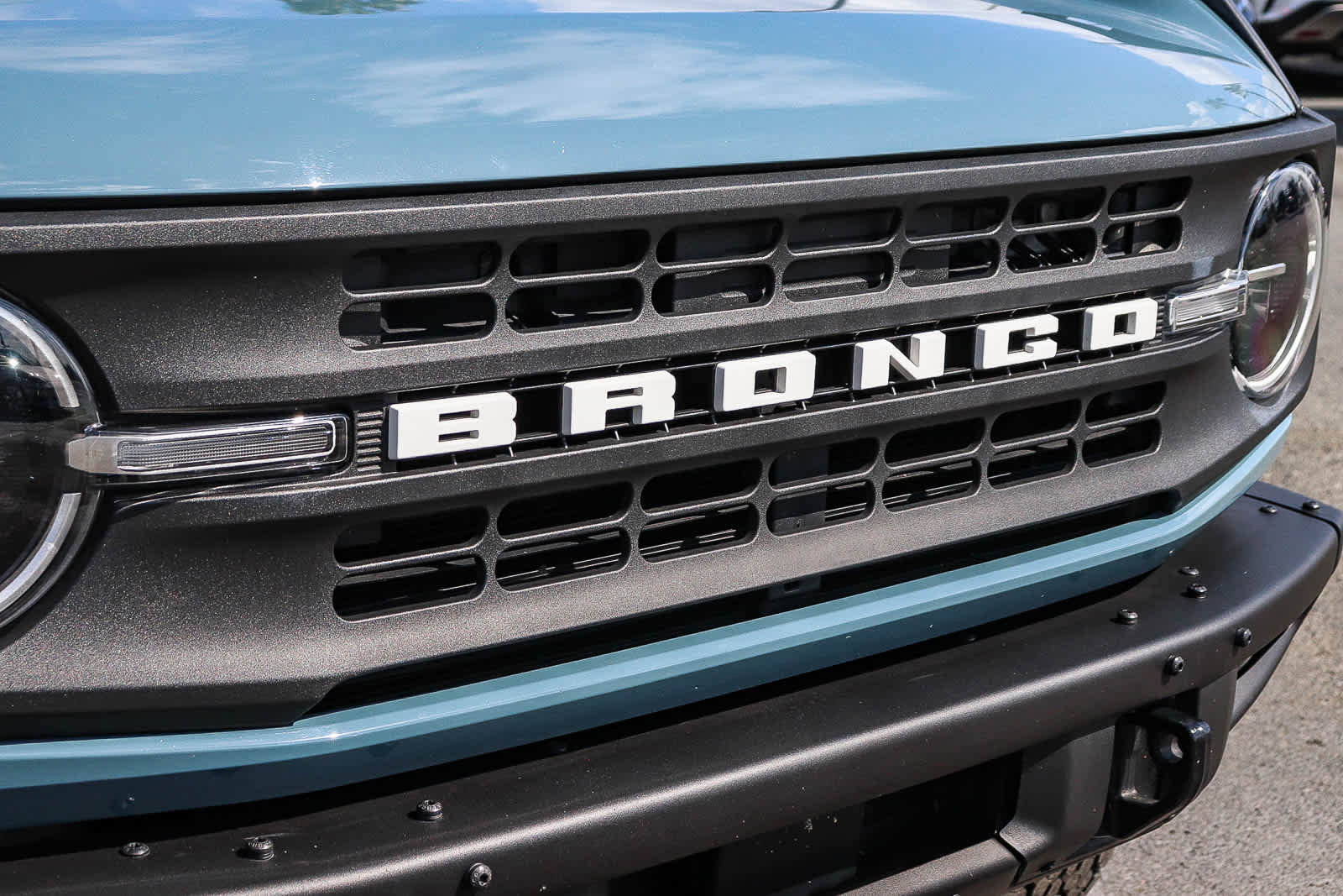 Used 2022 Ford Bronco Black Diamond image 5