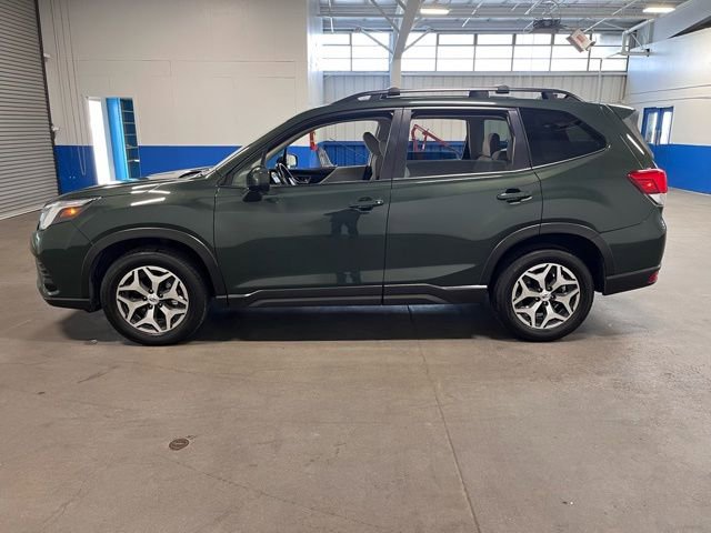 Used 2022 Subaru Forester Premium w/ Popular Package #2 image 5