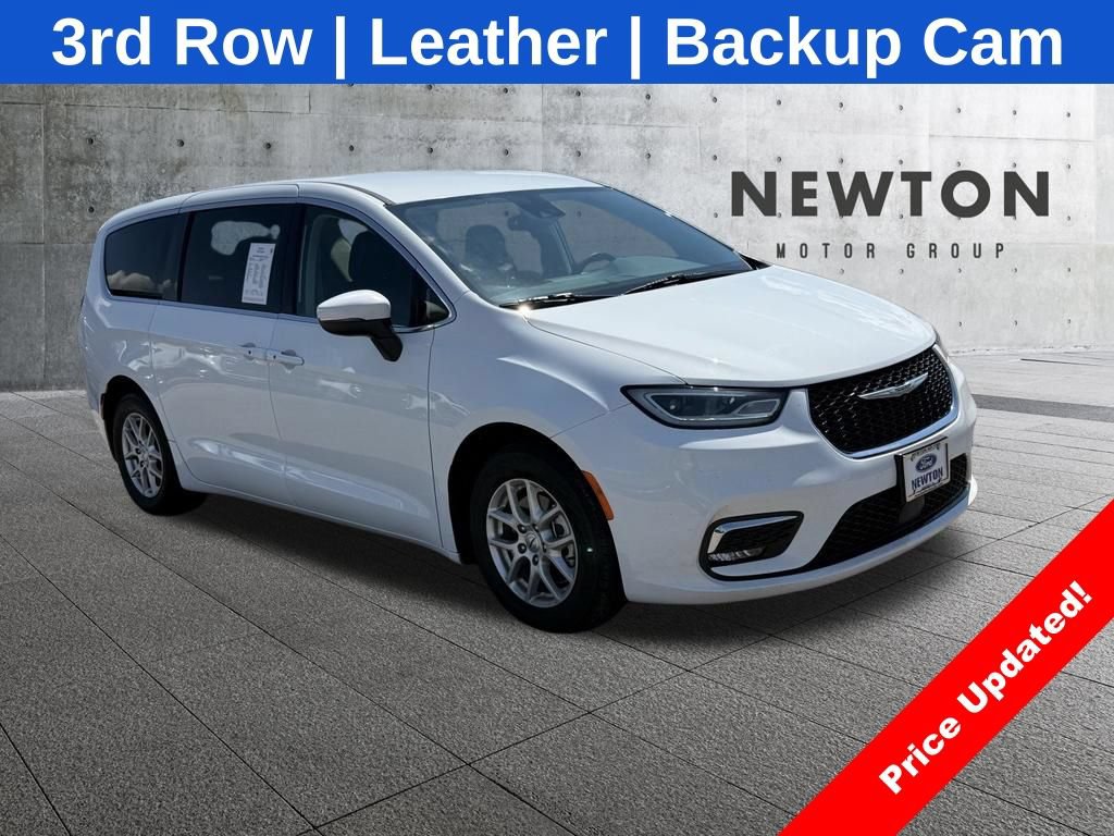 Used 2023 Chrysler Pacifica Touring-L FWD video 1