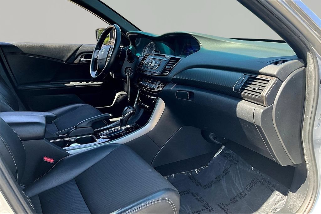 Used 2016 Honda Accord Sport image 26