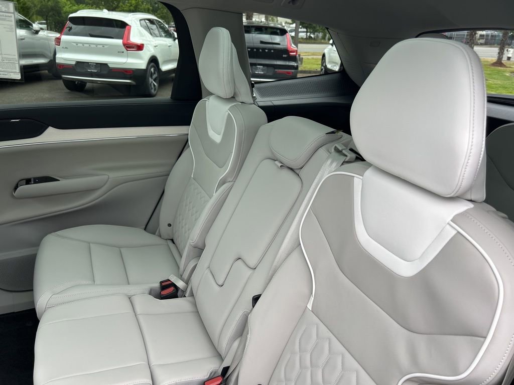 New 2025 Volvo EX90 Plus image 6