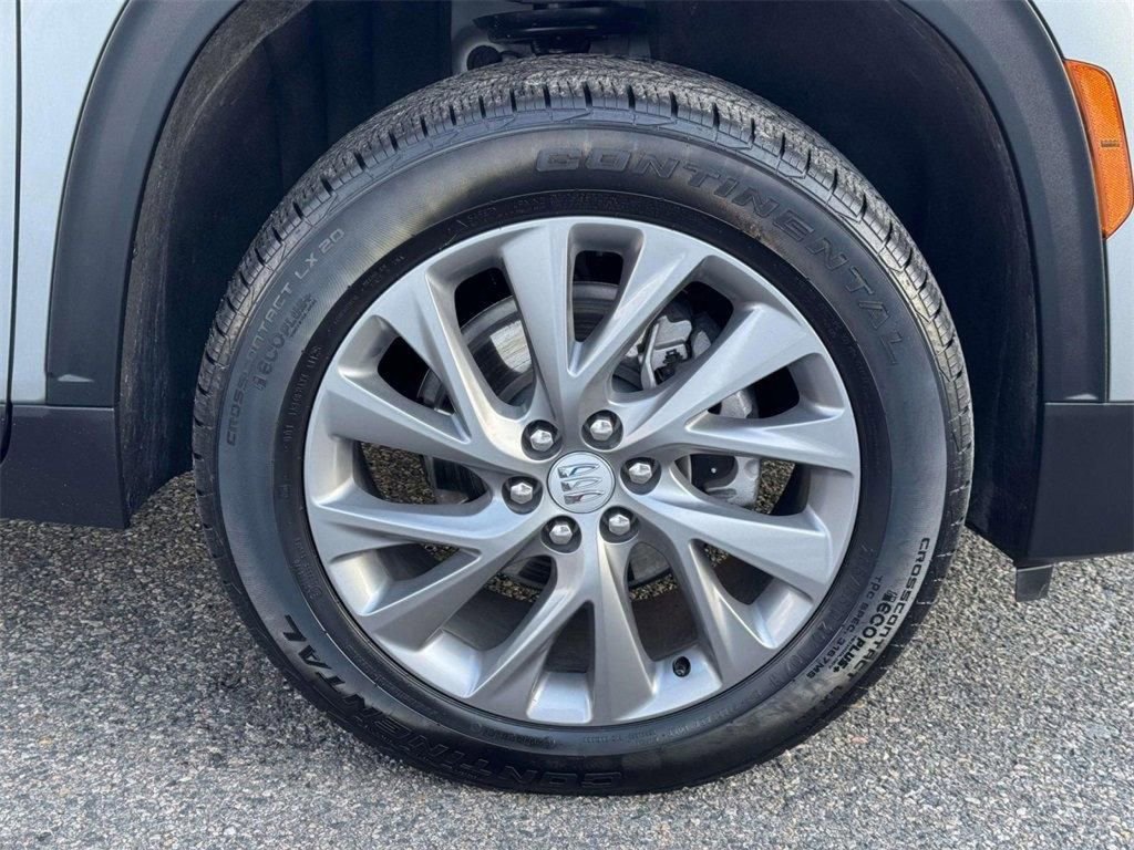 Used 2025 Buick Enclave Preferred AWD/4WD image 27