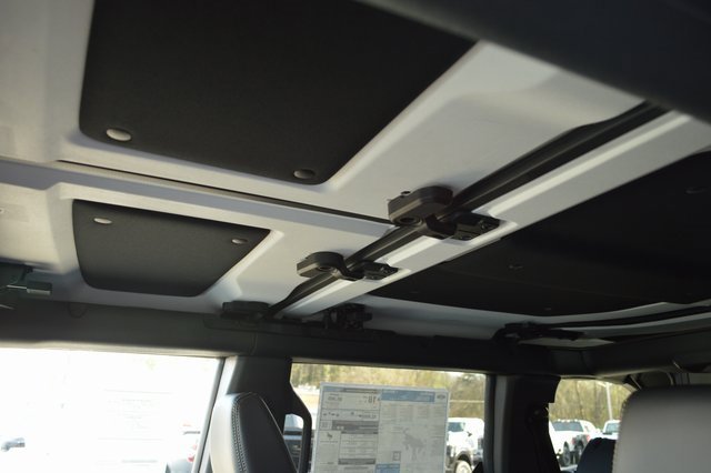 New 2025 Ford Bronco Badlands image 13