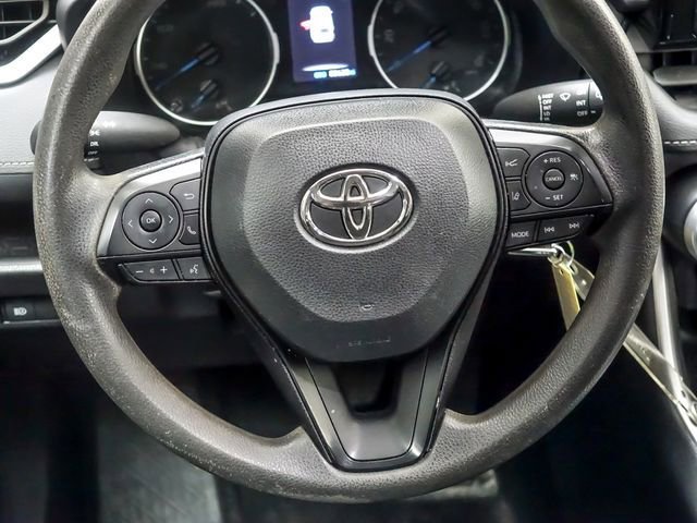 Used 2022 Toyota RAV4 LE AWD/4WD image 14