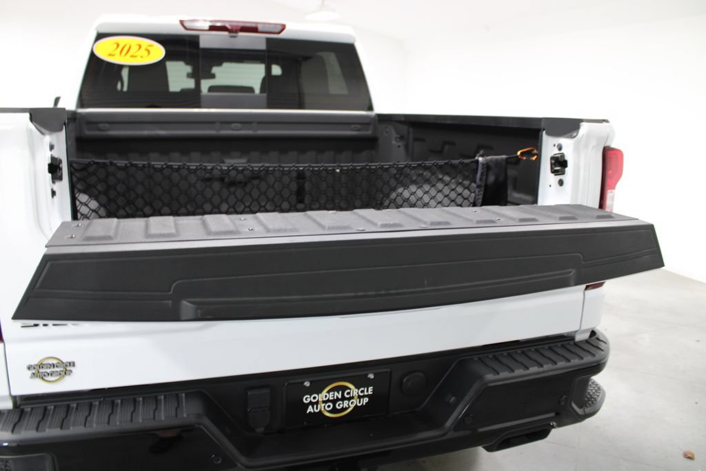 Used 2025 Chevrolet Silverado 1500 LT Trail Boss w/ LT Trail Boss Premium Package AWD/4WD image 21