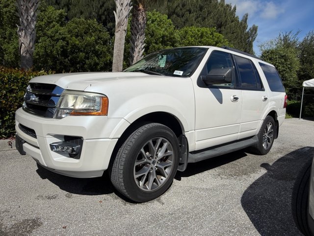 Used 2017 Ford Expedition XLT w/ Equipment Group 202A RWD image 4
