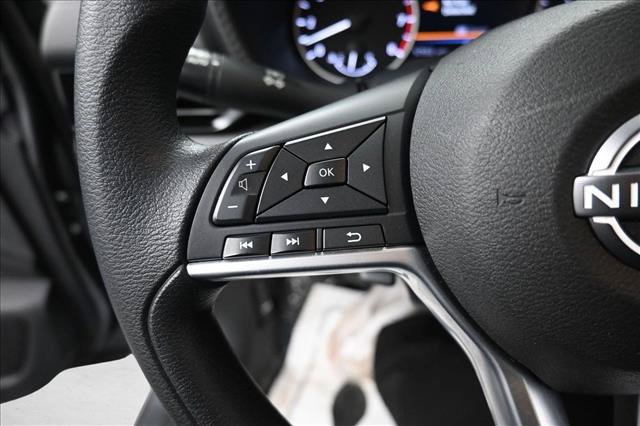 Used 2024 Nissan Sentra SV FWD image 14