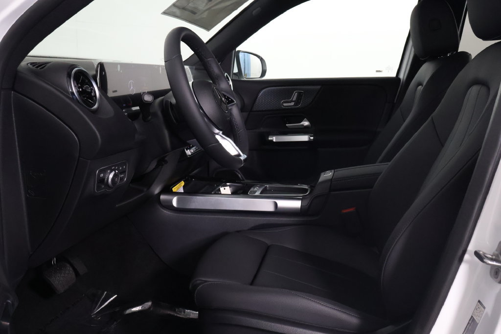New 2026 Mercedes-Benz GLB 250 image 5