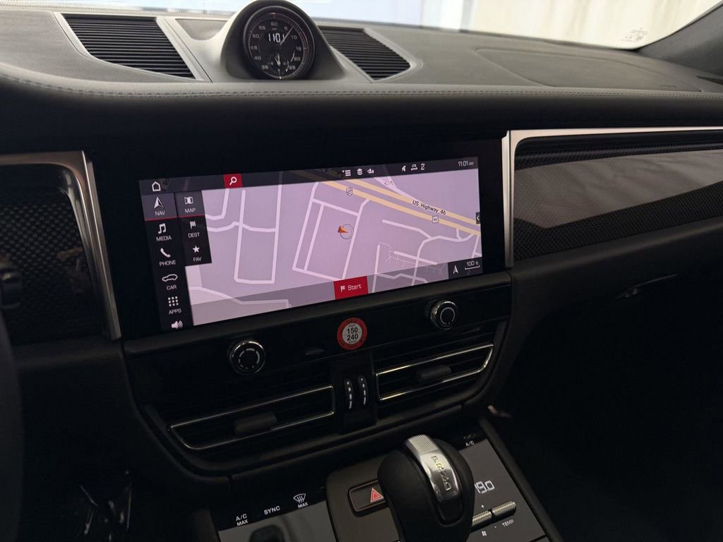 Certified 2022 Porsche Macan GTS image 23