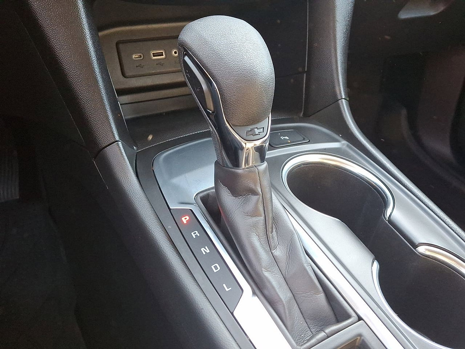 Certified 2024 Chevrolet Equinox LT w/ LPO, Floor Liner Package image 12