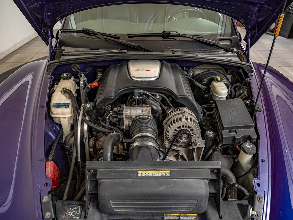 Used 2004 Chevrolet SSR w/ Preferred Equipment Group image 40