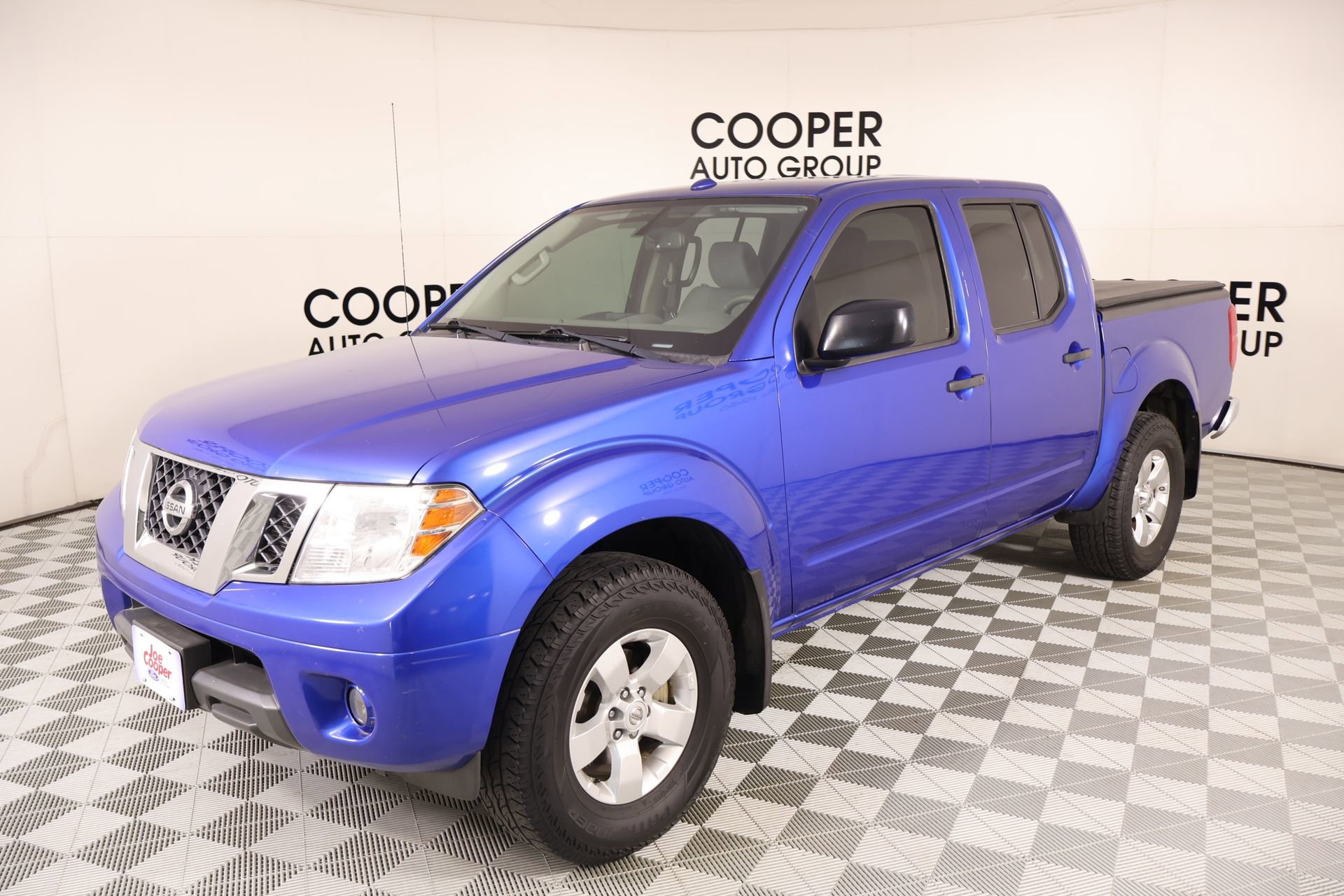 Used 2013 Nissan Frontier SV w/ SV Value Truck Pkg AWD/4WD image 10